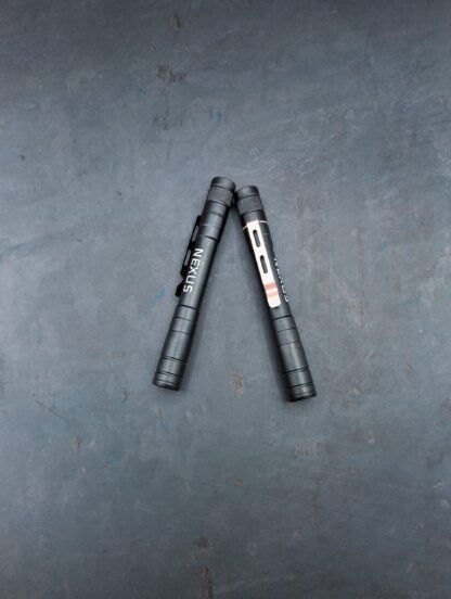 Lente Penlight-Anodized Black & Cerakote Clips